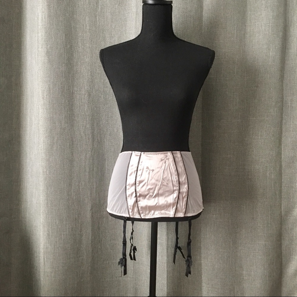 Vtg New Victoria's Secret Garter‎ Belt Women M Pink Bow Satin Sexy Little Things